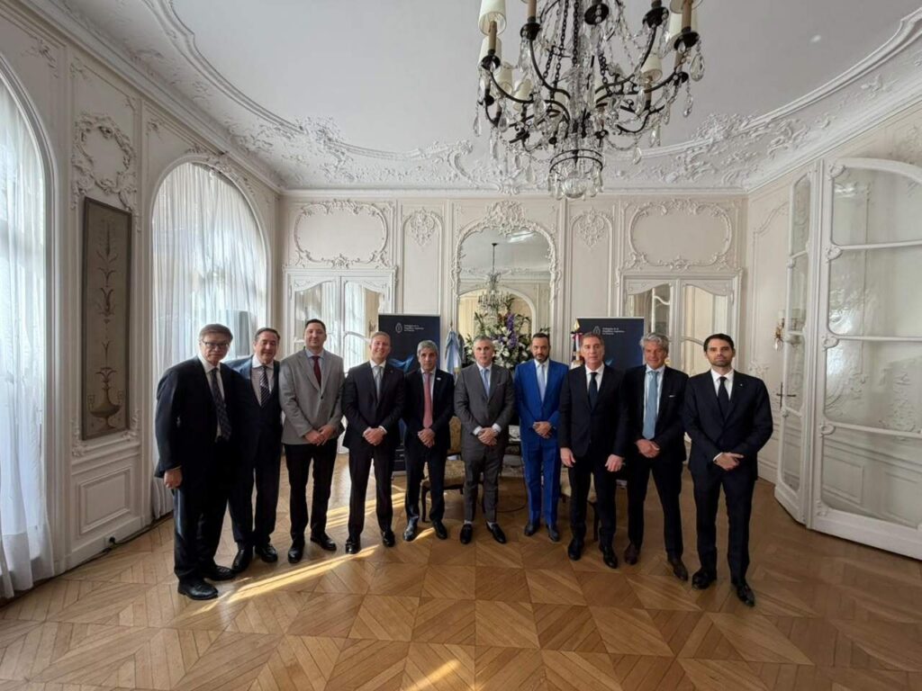 Гражданство Аргентины премьера